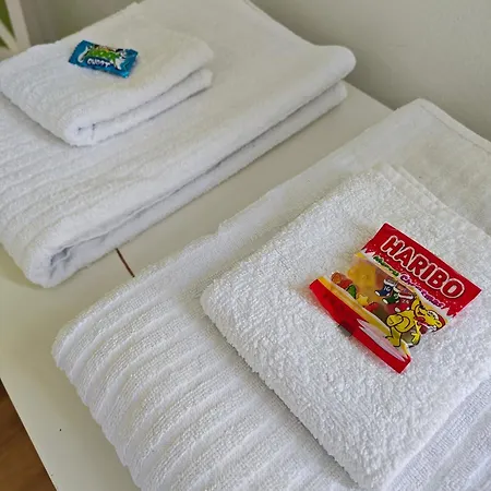 Nettes Schlafzimmer Mit Gemeinschaftsbad In Zentraler Lage בית אירוח ברמן