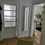 منزل للإقامة Nettes Schlafzimmer Mit Gemeinschaftsbad In Zentraler Lage *