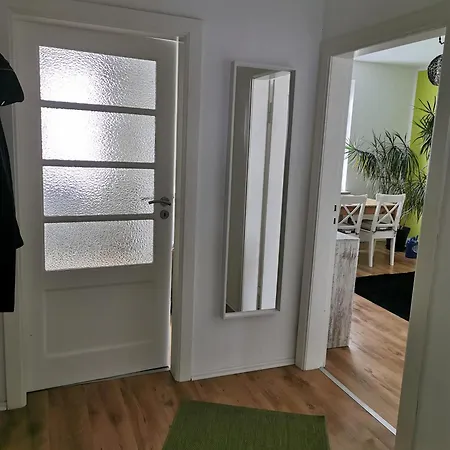 Проживание в семье Nettes Schlafzimmer Mit Gemeinschaftsbad In Zentraler Lage *