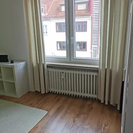 Nettes Schlafzimmer Mit Gemeinschaftsbad In Zentraler Lage Homestay Bremen