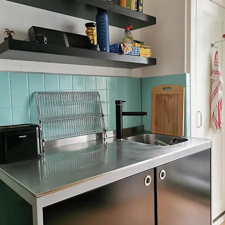 Nettes Schlafzimmer Mit Gemeinschaftsbad In Zentraler Lage Homestay *