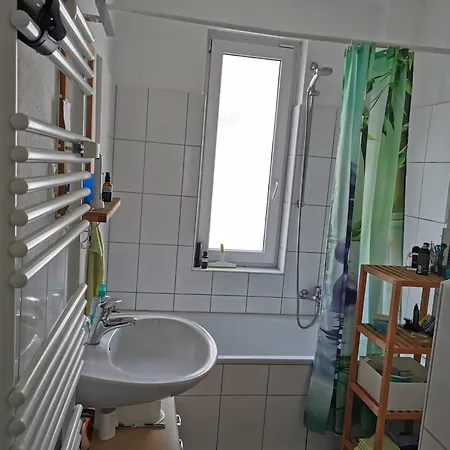 Nettes Schlafzimmer Mit Gemeinschaftsbad In Zentraler Lage Homestay Bremen