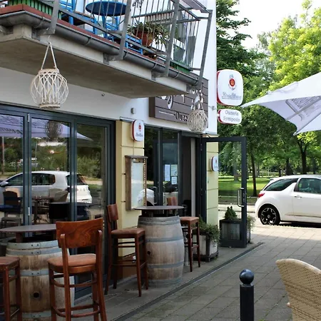 Nettes Schlafzimmer Mit Gemeinschaftsbad In Zentraler Lage Homestay