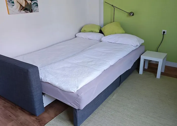 Nettes Schlafzimmer Mit Gemeinschaftsbad In Zentraler Lage Brême