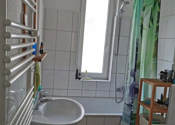 Nettes Schlafzimmer Mit Gemeinschaftsbad In Zentraler Lage Homestay Bremen