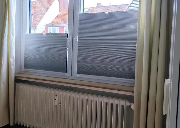 Nettes Schlafzimmer Mit Gemeinschaftsbad In Zentraler Lage Homestay *